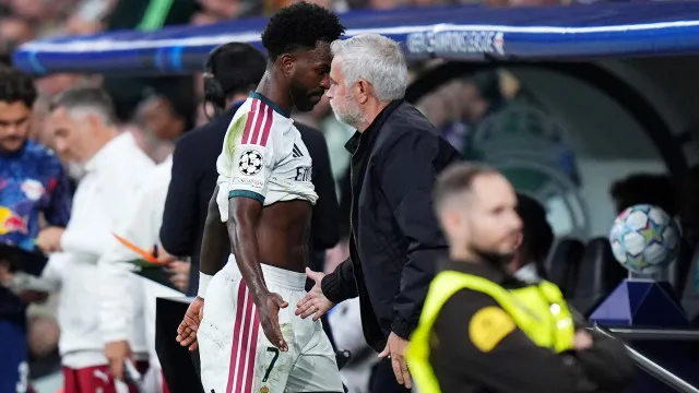 Mourinho comparado... ao "avô da Heidi": "Vinícius Jr. já é um qualquer"