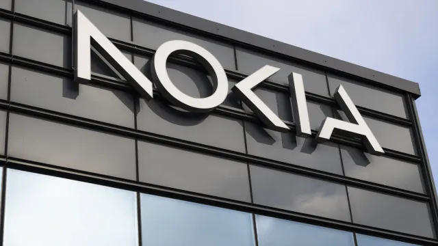 
                    Nokia mais do que duplica lucro líquido para 240 milhões de euros
                
