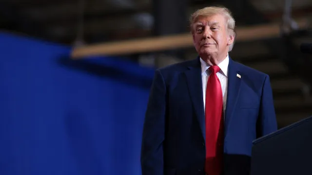 Jovem de 24 anos detido no Kansas após ameaçar matar Donald Trump