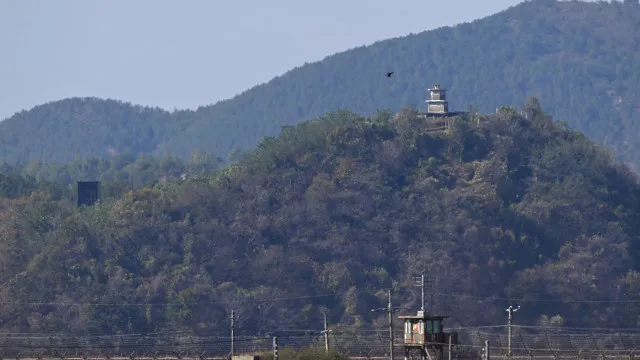 
                    Coreia do Sul propõe à Coreia do Norte negociações militares
                
