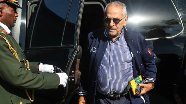 Presidente de Timor-Leste condecora equipa que negociou fronteira