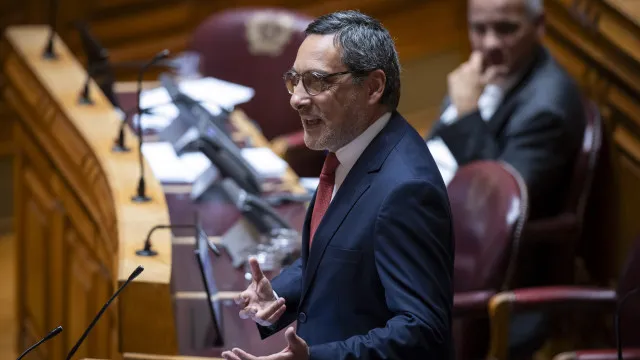 PS garante que propostas ao OE2027 não agravam saldo orçamental