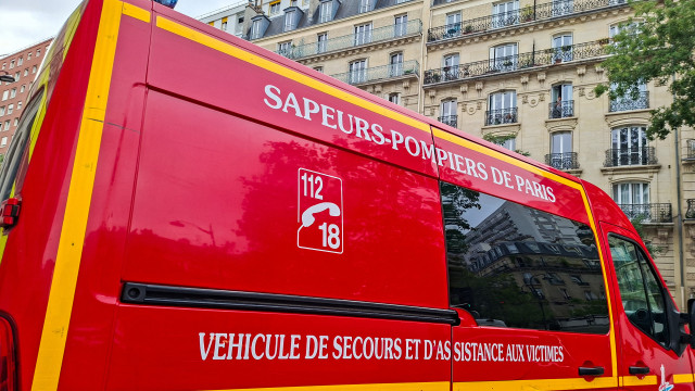 Homem mata 1 pessoa e fere outras 4 após abrir fogo nos arredores de Paris