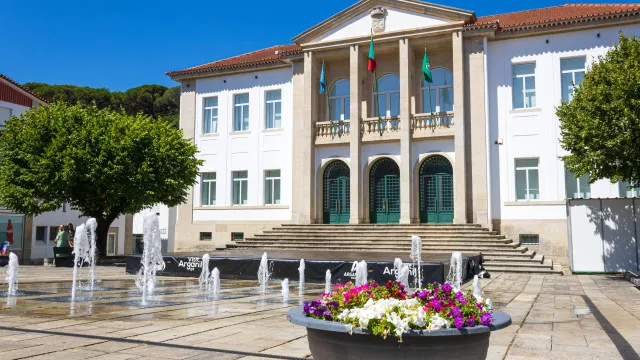 
                    Arganil lança concurso de 591.630 euros para reabilitar igreja
                