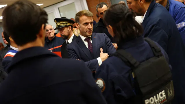 Macron reage a atentado perto de Paris: "É um ponto de viragem"