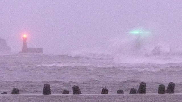
                    Tufão Champi ruma ao Japão após provocar um morto e 171 feridos em Taiwan
                