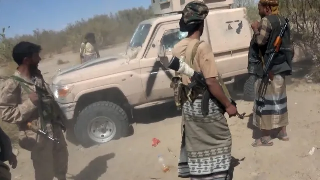 
                    212 civis mortos em ataques dos houthis em Taiz desde setembro, diz ONG
                