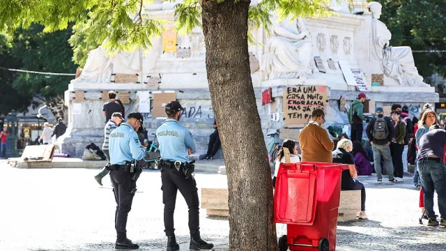 AO MINUTO: Arranca a manifestação no Marquês de Pombal, em Lisboa
