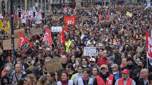 Protesto em França. Mais de 130 detidos e 136 ações contra ordem pública