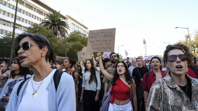 Dois juristas questionam atuação policial nas acampadas pela habitação