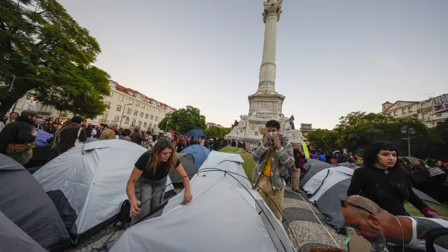 PSP avisa que não vai permitir tendas montadas no Rossio durante a noite