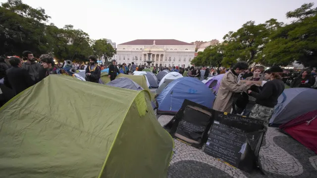 
                    Acampada de Lisboa apela a vigílias no Campus da Justiça
                