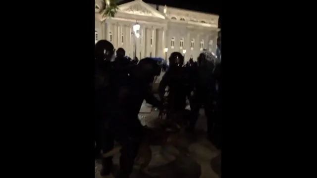 PSP avançou sobre manifestantes em Lisboa e no Porto. As imagens