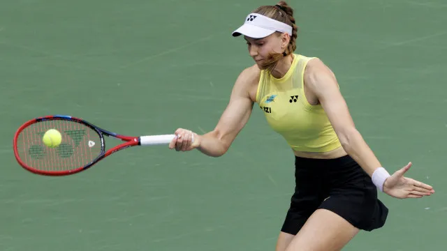 
                    Elena Rybakina, líder do ranking mundial, vence torneio de Ningbo
                