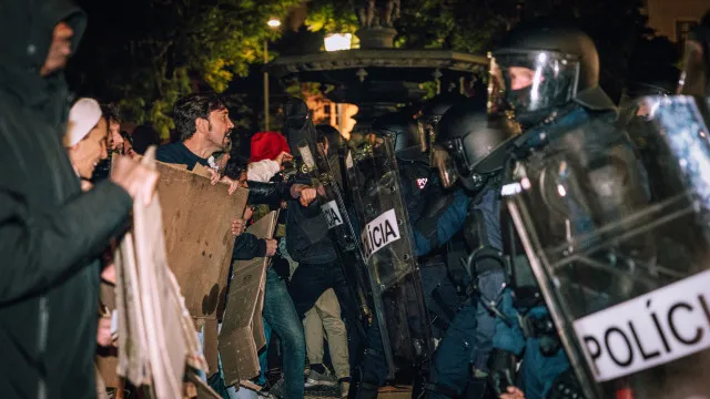 Acampadas: Cidadãos pedem intervenção da Provedora para prevenir tortura