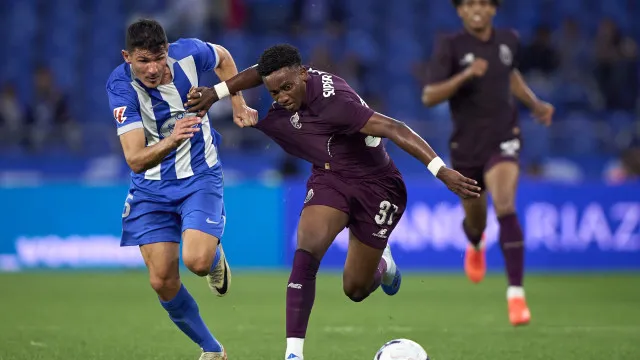 
                    Acabou a espera no FC Porto. Está a chegar a hora de Smalling e Mec
                