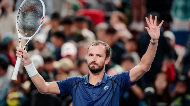 
                    Daniil Medvedev conquista 25.º título da carreira em Almaty
                