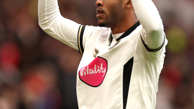 Rayan brilha e Bournemouth aprofunda crise no Manchester United