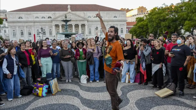 Protesto pelo direito à habitação em Lisboa critica atuação da PSP
