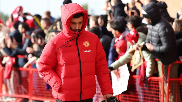 
                    Gary Neville condena Bruno Fernandes: 