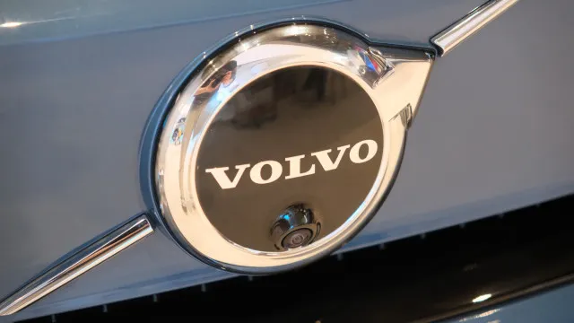 
                    Volvo EX50 a caminho? Marca anuncia novo elétrico para 2027
                