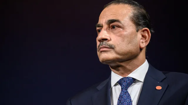
                    Chefe do exército paquistanês realiza visita a Teerão
                