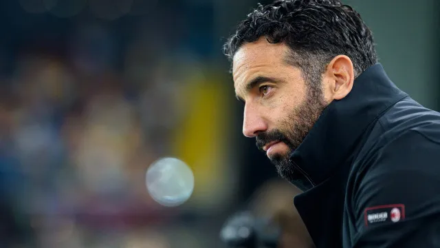 
                    Amorim convence lenda do Milan: 