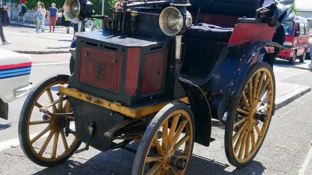 
                    Primeiro automóvel em Portugal é protagonista de novo livro infantil
                