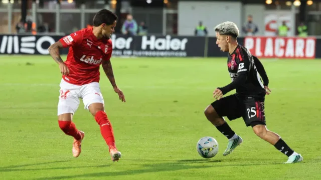 
                    Prestianni tira coelhos da cartola, Benfica vence e afasta-se do Sporting
                