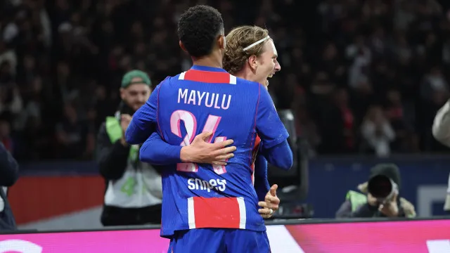 
                    PSG derrota Lyon, de Paulo Fonseca, e isola-se na liderança da Ligue 1
                
