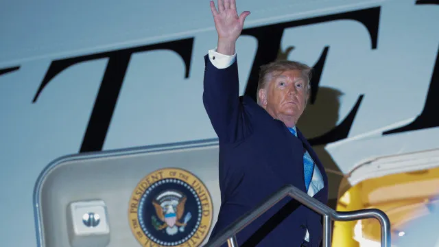 
                    Trump oferece 1 milhão de dólares por denúncia de fraude eleitoral
                