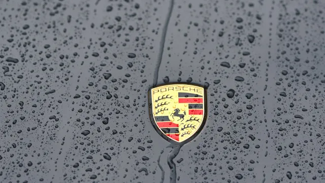 Porsche vendeu menos, mas lucrou 16 vezes mais do que em 2025
