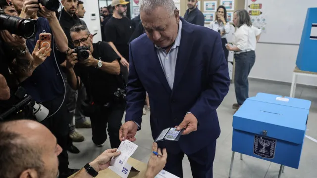 
                    Eisenkot apela a israelitas para acabarem com 