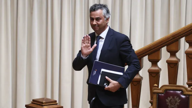 
                    CPI sobre exames suspensa até 2 de dezembro
                