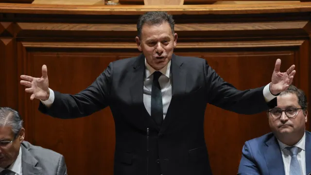 OE2027 aprovado na generalidade com abstenções de PS, PAN e JPP