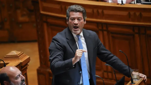 Rendas? "Senhor primeiro-ministro, esta lei depende de si"