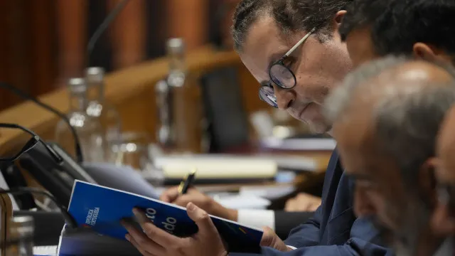 Miranda Sarmento admite dificuldades, mas destaca subida de salários