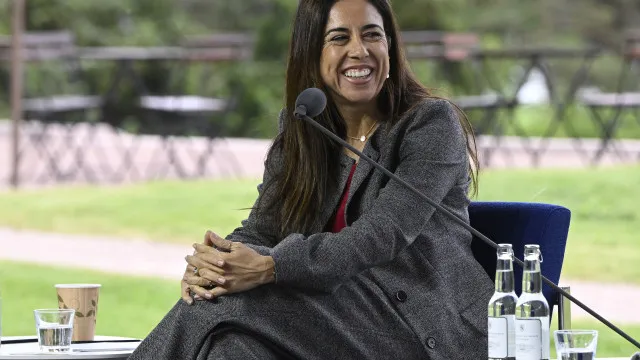 Ministra dos Emiratos Árabes apresenta candidatura à ONU