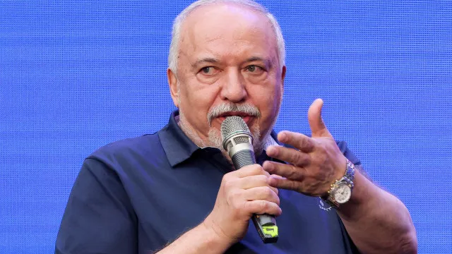 Líder da oposição israelita pede que se aguarde pelos resultados finais