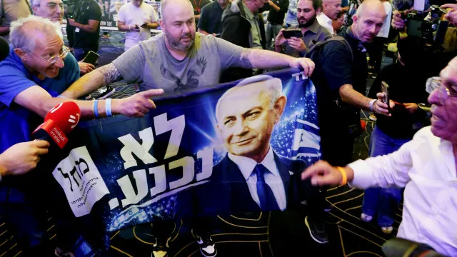 
                    Telavive em pausa após projeções que dão vitória amarga para Netanyahu
                