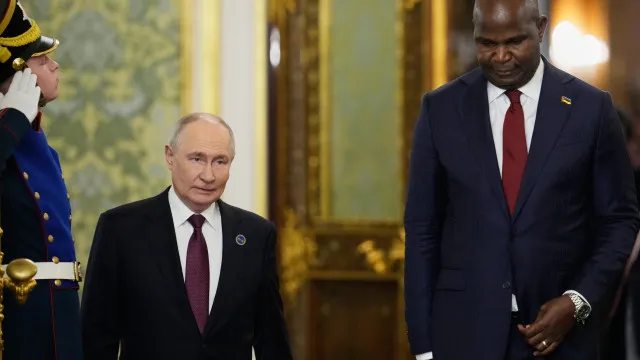 
                    Putin anuncia reforço da cooperação com Moçambique: 
