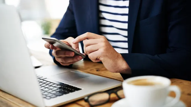 
                    Encontrar o amor no LinkedIn? Tendência ganha cada vez mais adeptos
                