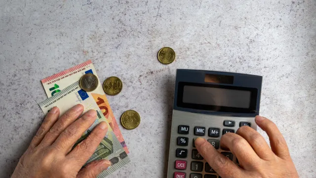 
                    Mais salário em novembro, mas grande corte no reembolso: Pode cair 70%
                