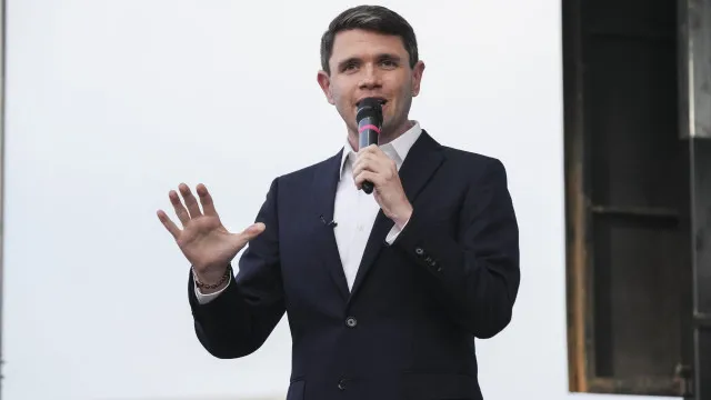 "David" democrata enfrentou "Golias" republicano no Texas