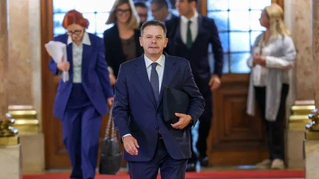 AO MINUTO: AR segue a debater OE (habitação a pairar). Proposta passará
