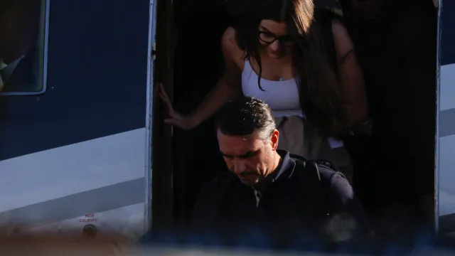 Jato usado por Flávio Bolsonaro para fugir do Brasil é da Casa Branca