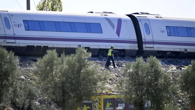 Espanha: Sánchez desloca-se ao local do acidente ferroviário