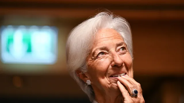 
                    Christine Lagarde vai deixar presidência do BCE a 7 de fevereiro
                