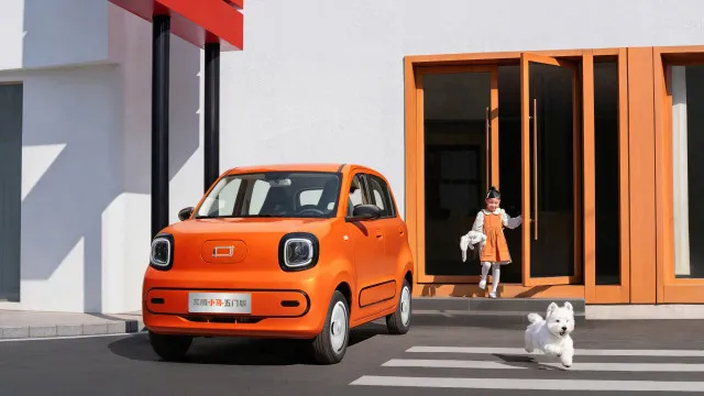 Este carro elétrico chinês custa 5.300 euros, mas há um grande "senão"