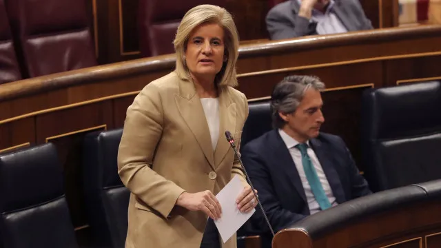 
                    Fátima Báñez, ex-ministra do Trabalho, é vítima do acidente em Toledo
                